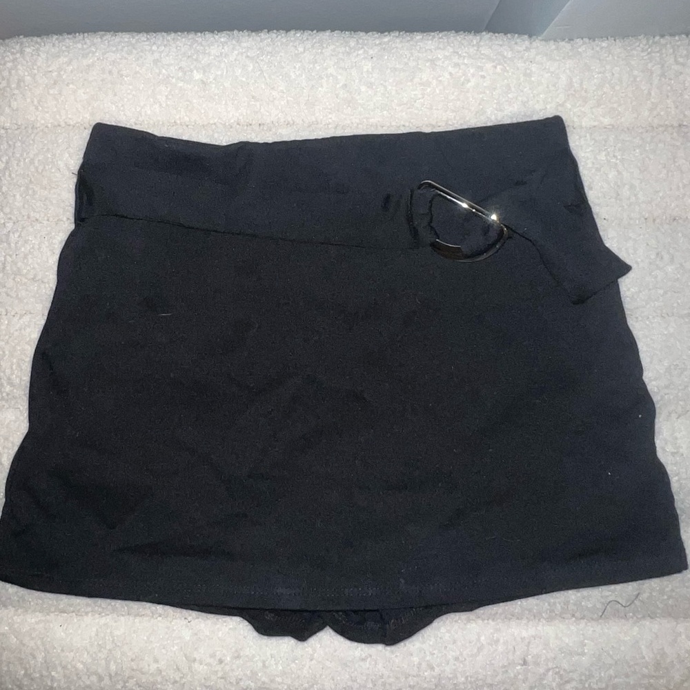 Black mini skort with belt